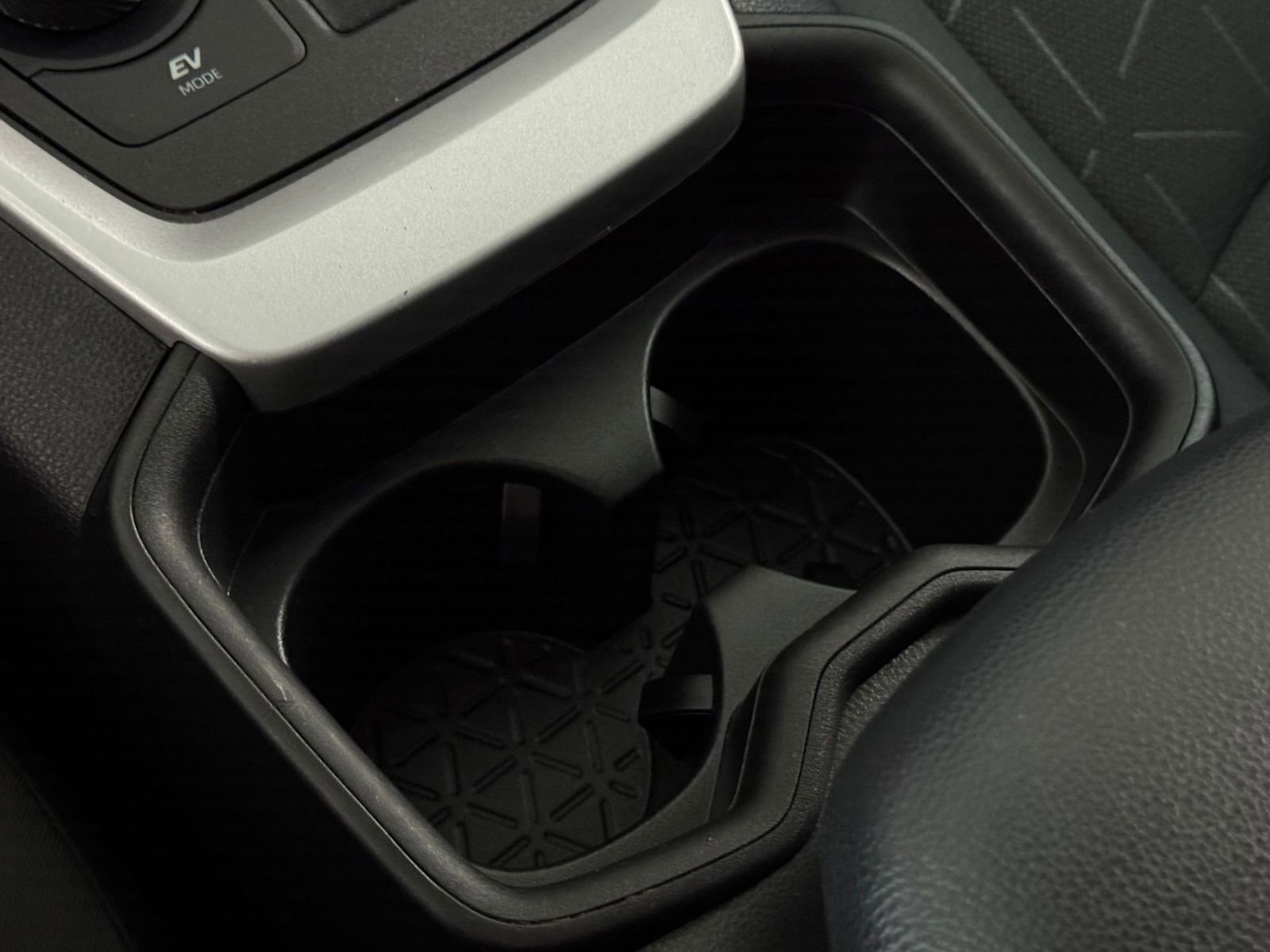 Used 2021 Toyota RAV4 XLE image 24