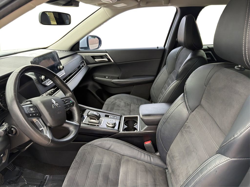 Used 2023 Mitsubishi Outlander SE image 10