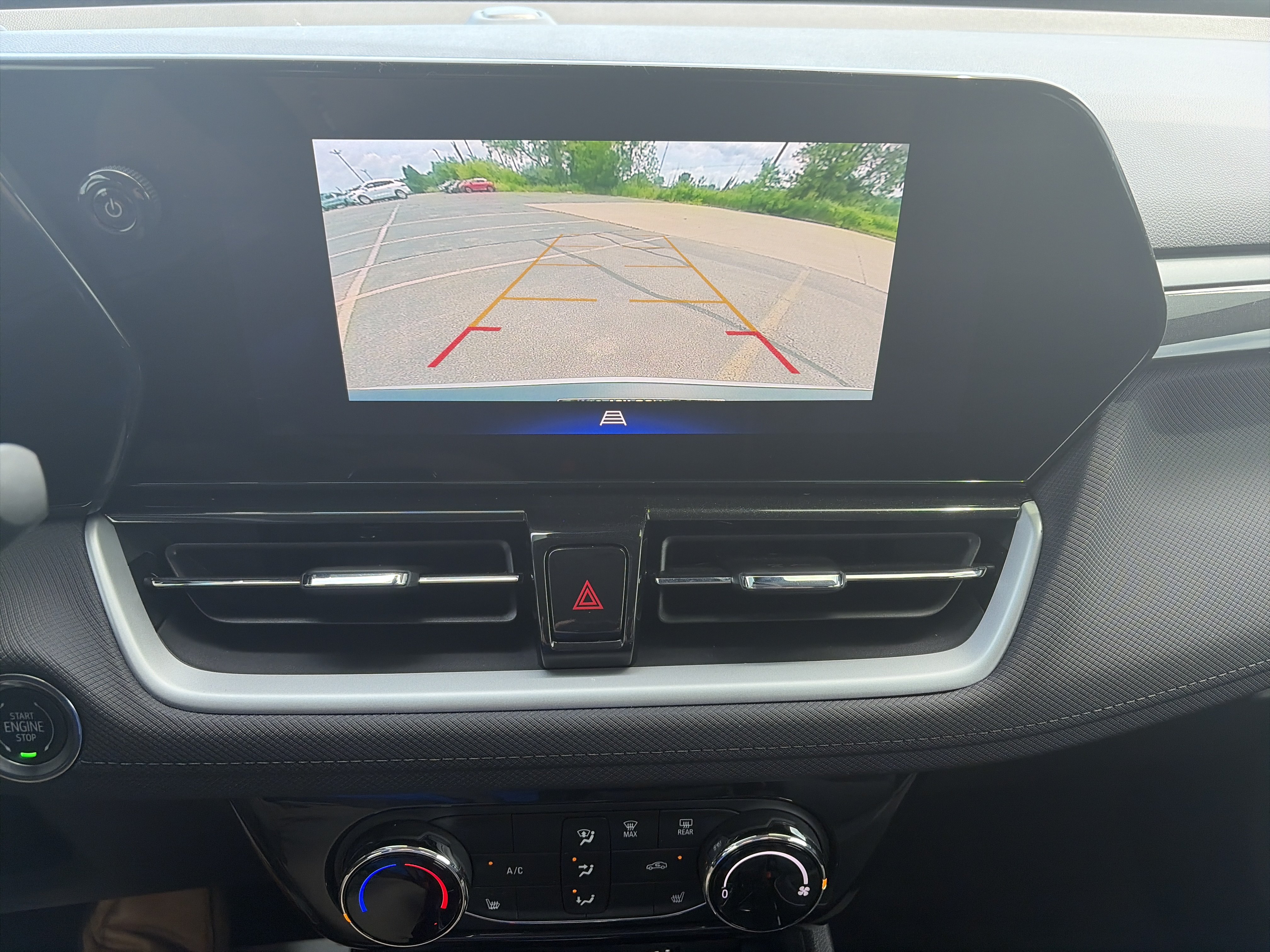 Used 2024 Chevrolet TrailBlazer LT w/ LT Cold Weather Package FWD image 20