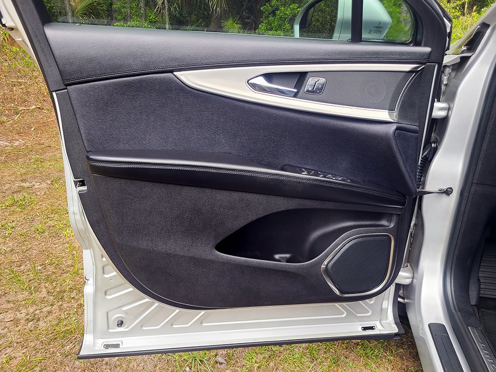 Used 2017 Lincoln MKX Premiere image 25