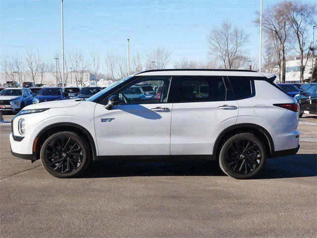 Used 2025 Mitsubishi Outlander SEL Black Edition image 4