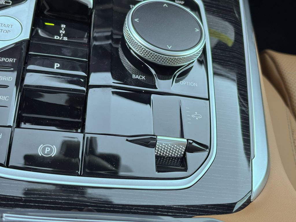 New 2026 BMW X5 xDrive50e w/ M Sport Package image 30