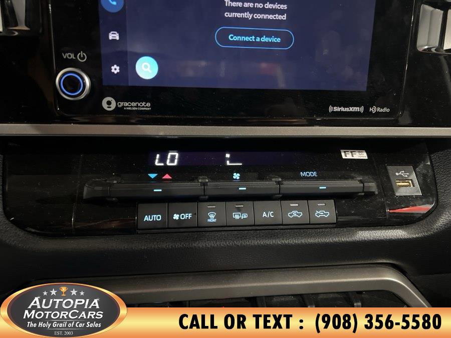 Used 2022 Toyota Tundra SR5 w/ SR5 Convenience Package AWD/4WD image 32