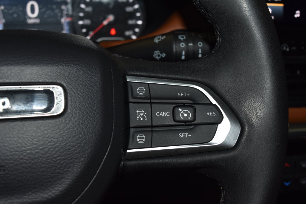 Used 2024 Jeep Compass Limited AWD/4WD image 9