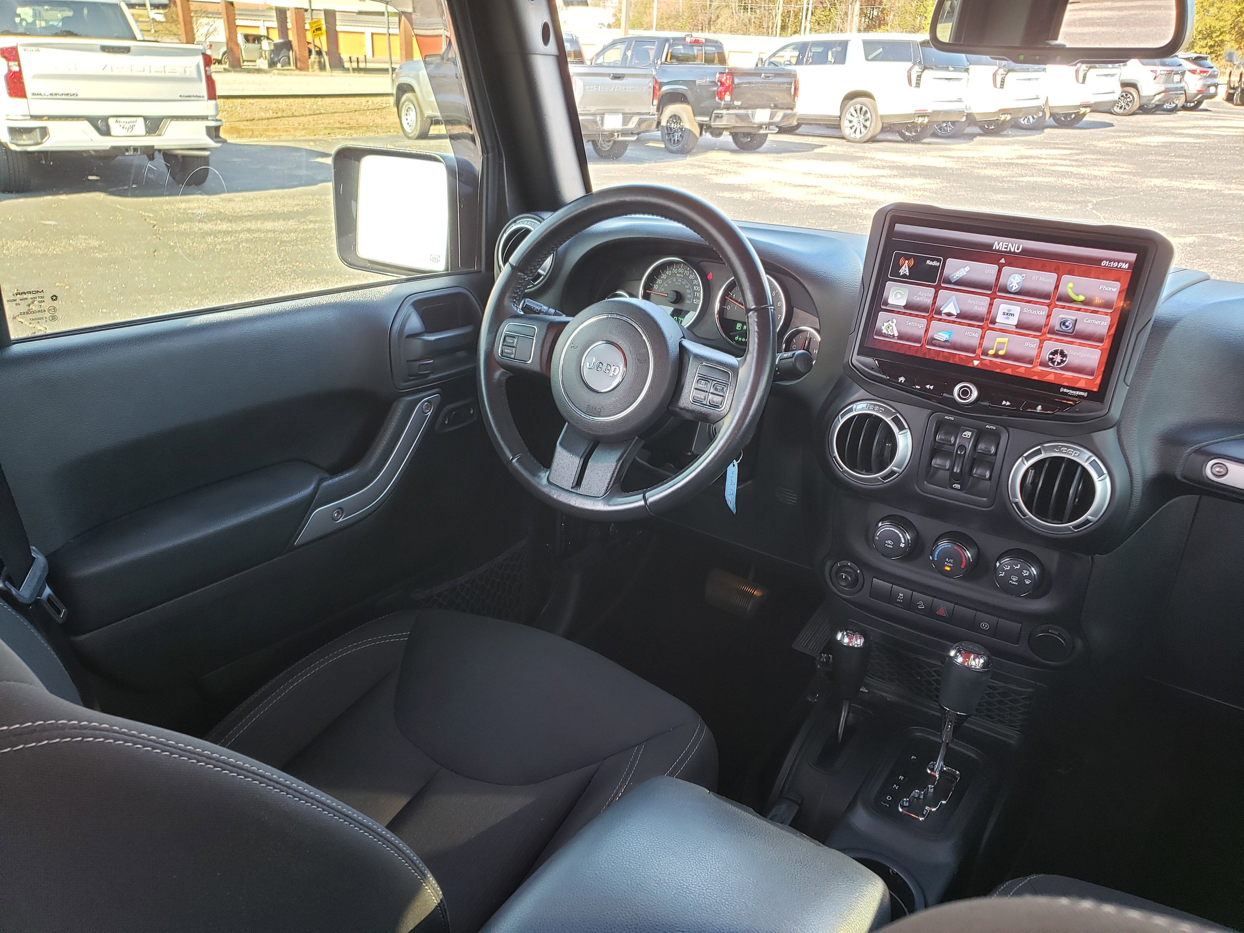 Used 2016 Jeep Wrangler Unlimited Sahara image 39