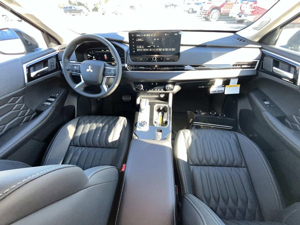 New 2026 Mitsubishi Outlander SEL FWD image 16