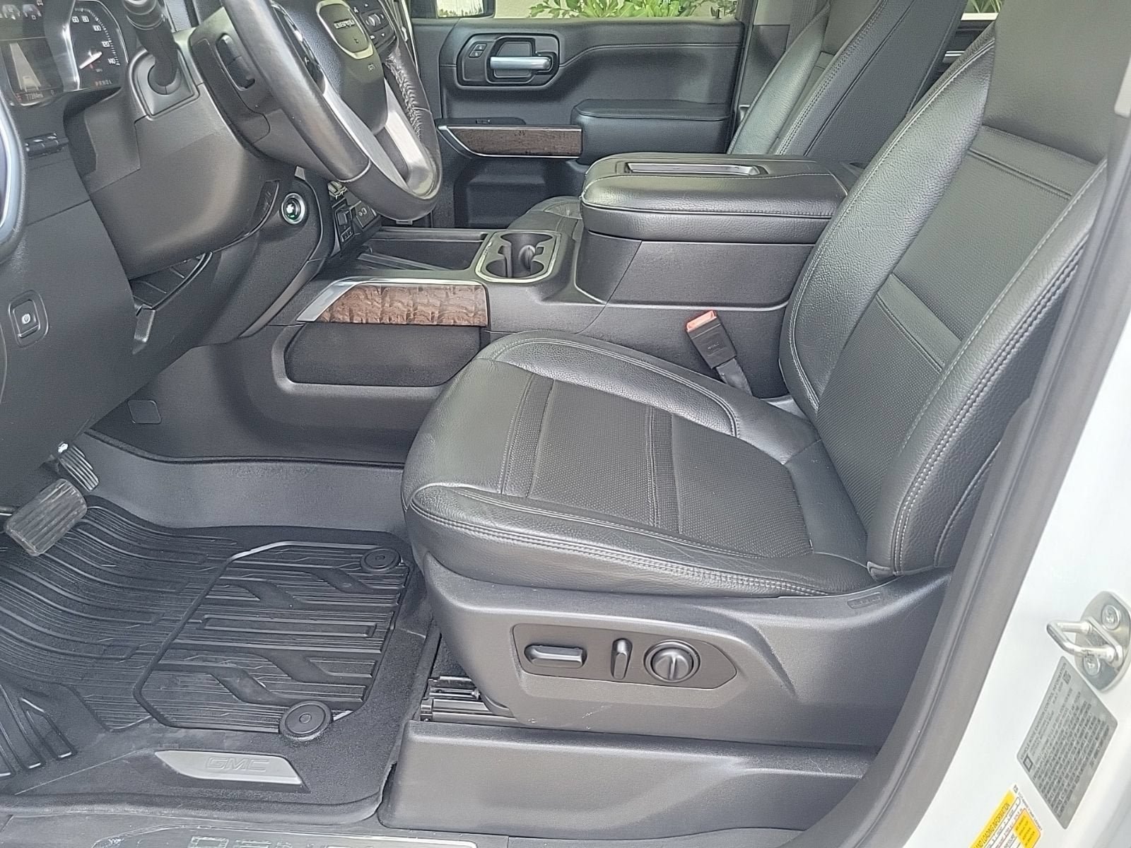 Used 2021 GMC Sierra 3500 Denali w/ Denali Ultimate Package AWD/4WD image 12