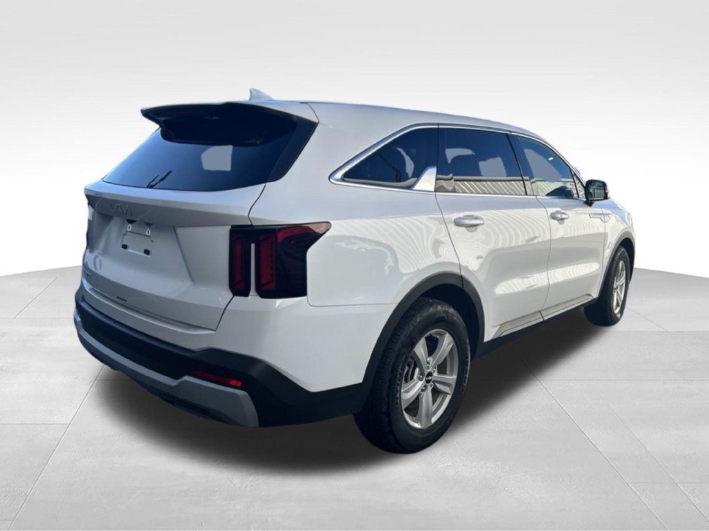 Certified 2026 Kia Sorento LX FWD image 6
