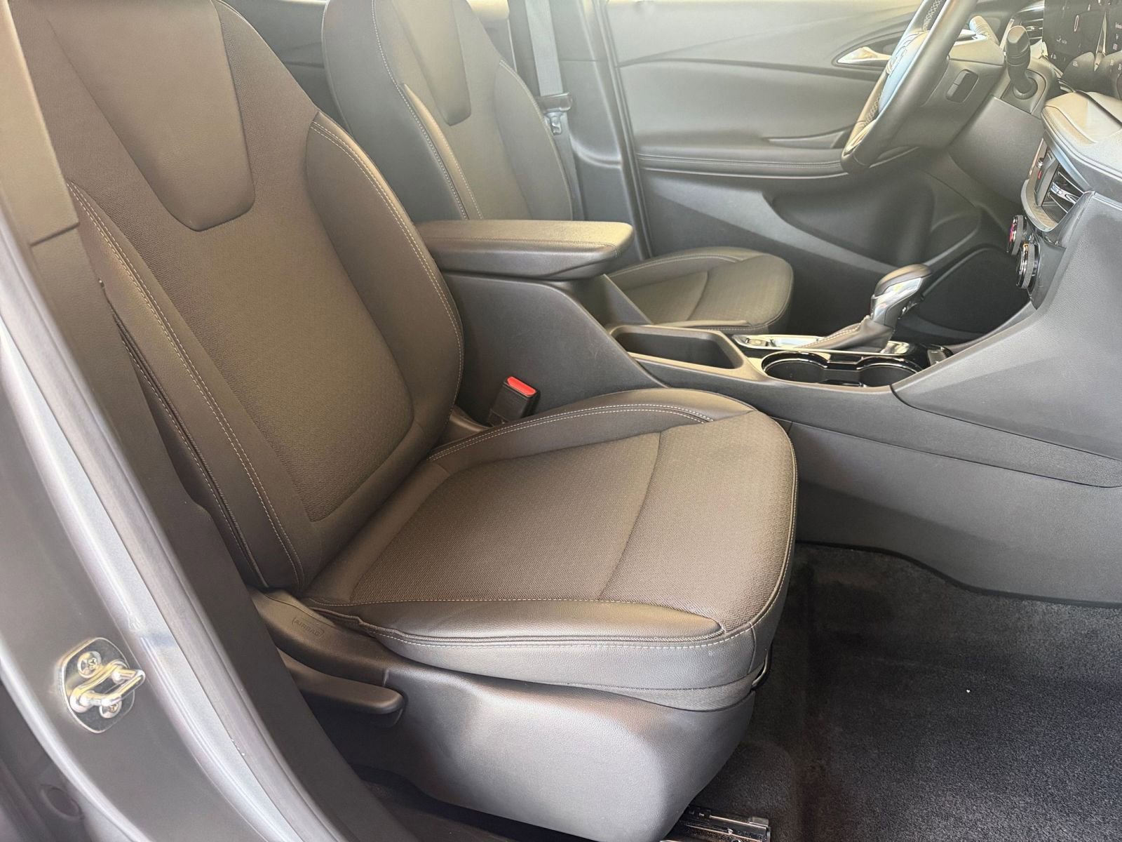 Used 2025 Buick Encore GX Preferred FWD image 35