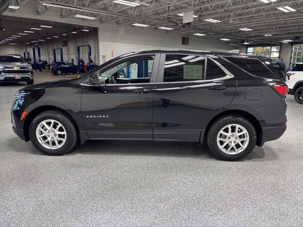 Used 2024 Chevrolet Equinox LT w/ LPO, Floor Liner Package AWD/4WD image 4
