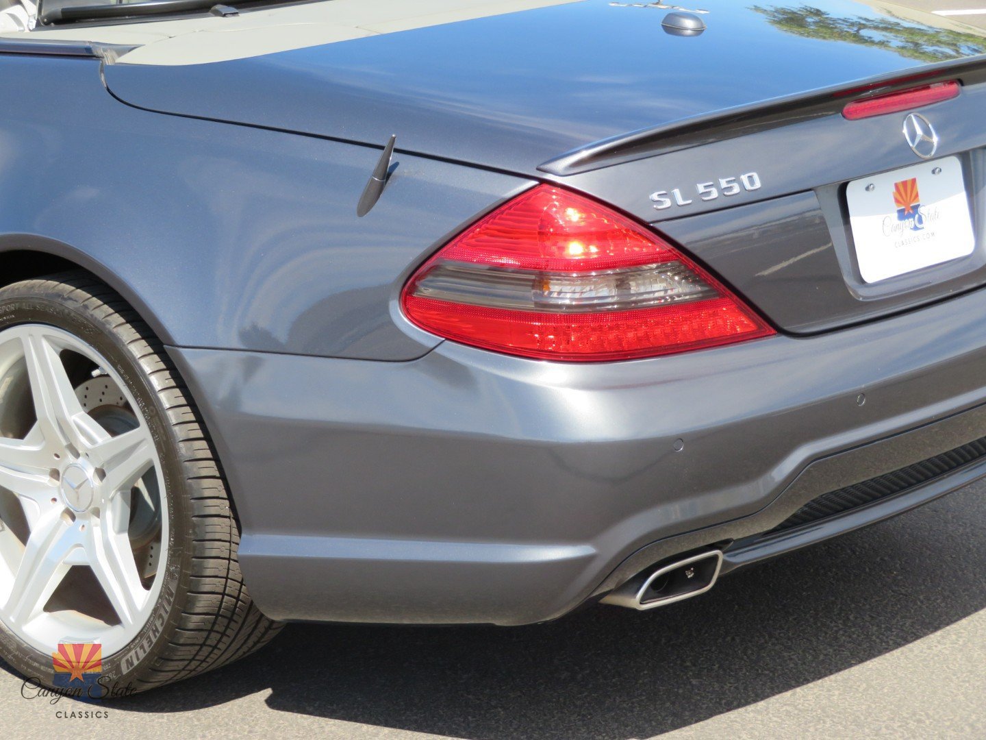 Used 2009 Mercedes-Benz SL 550 w/ Premium I Pkg image 16