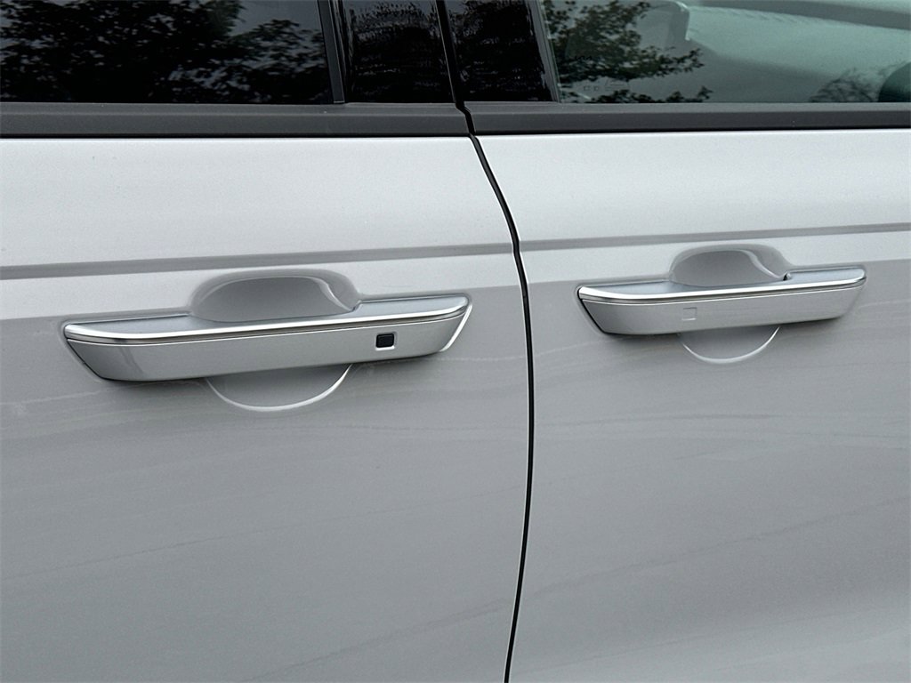 New 2026 Kia Carnival SX image 9