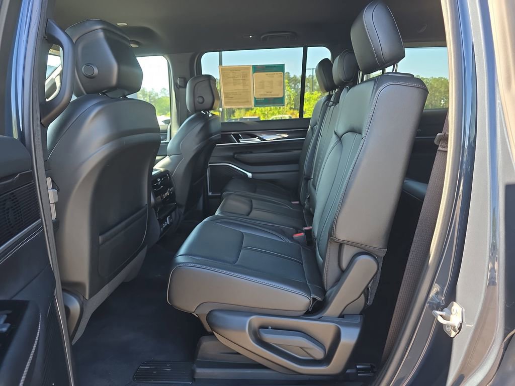 Used 2024 Jeep Wagoneer 4WD image 20