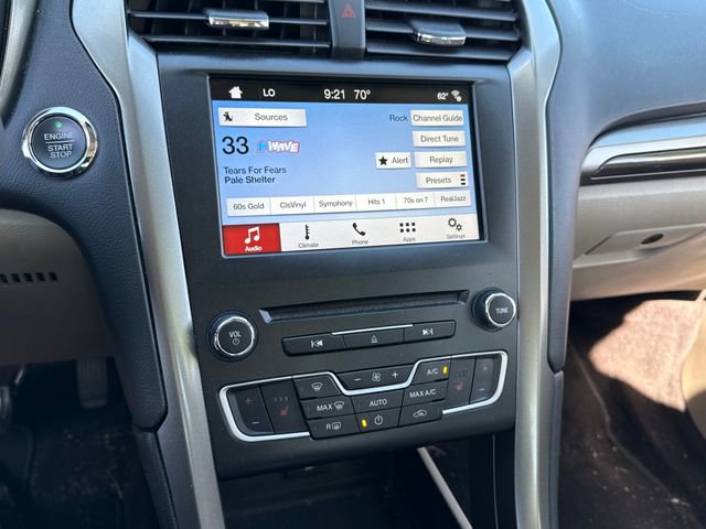 Used 2017 Ford Fusion SE w/ Fusion SE Technology Package FWD image 27