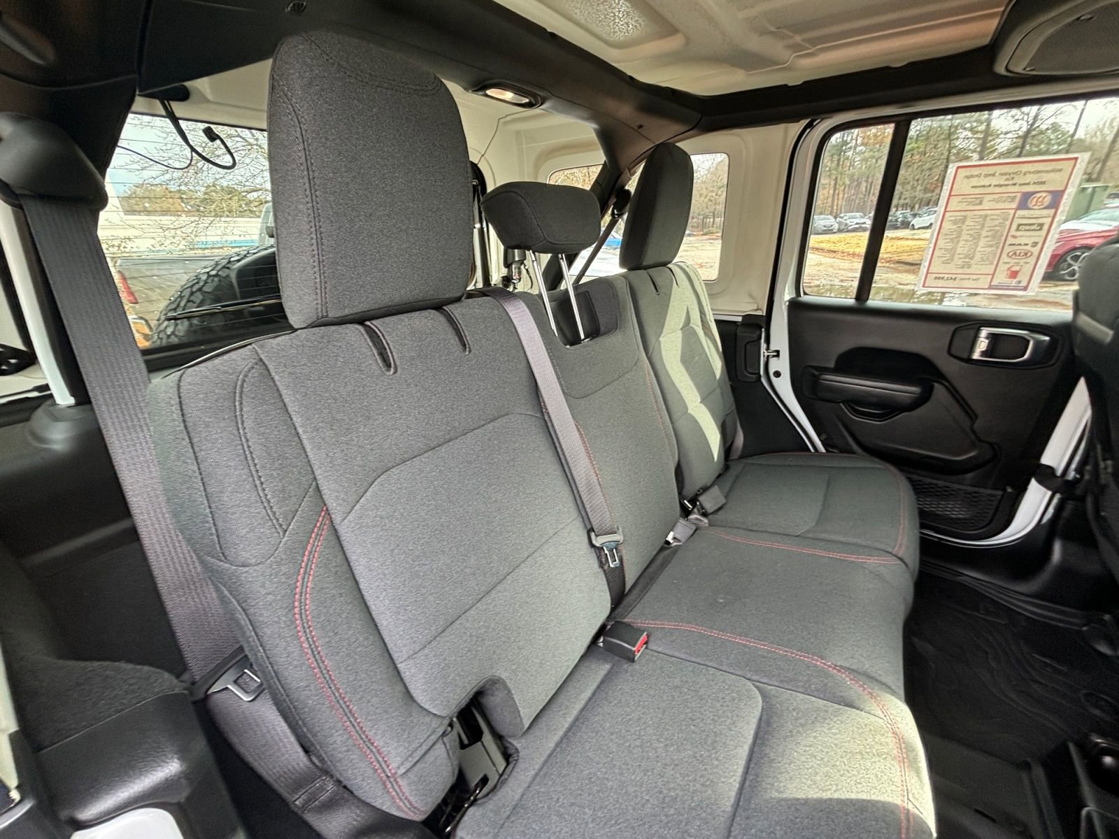 Used 2024 Jeep Wrangler Unlimited Rubicon image 18