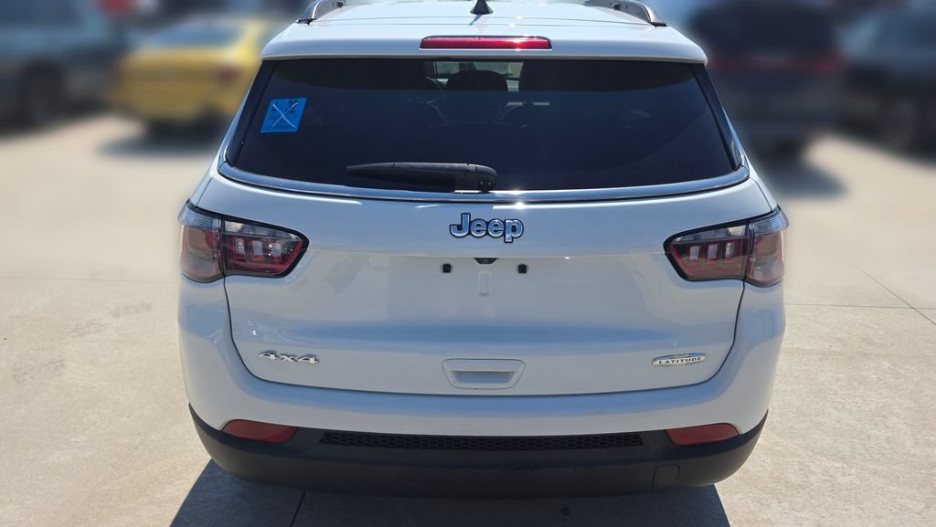 Used 2023 Jeep Compass Latitude AWD/4WD image 4
