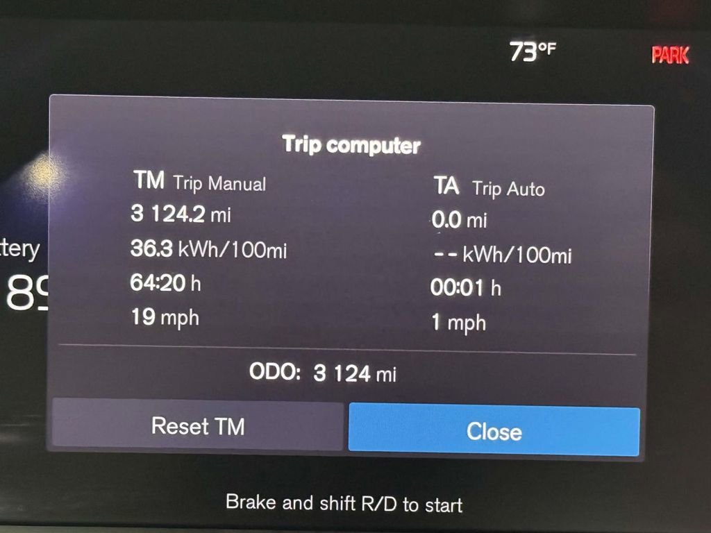 Used 2024 Volvo XC40 Recharge Plus w/ Protection Package Premier image 5