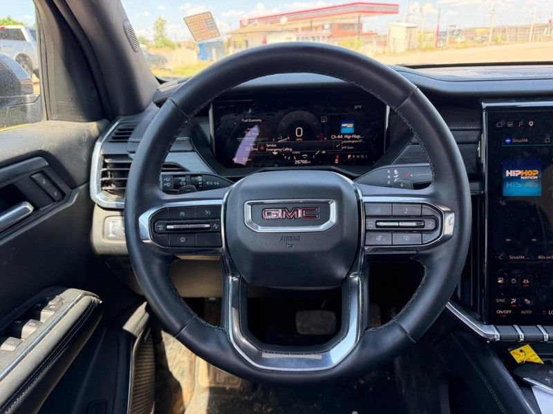 Used 2025 GMC Acadia Elevation w/ Elevation Premium Package FWD image 11