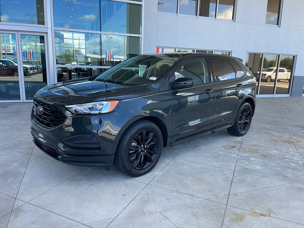 Certified 2024 Ford Edge SE w/ Black Appearance Package AWD/4WD image 2