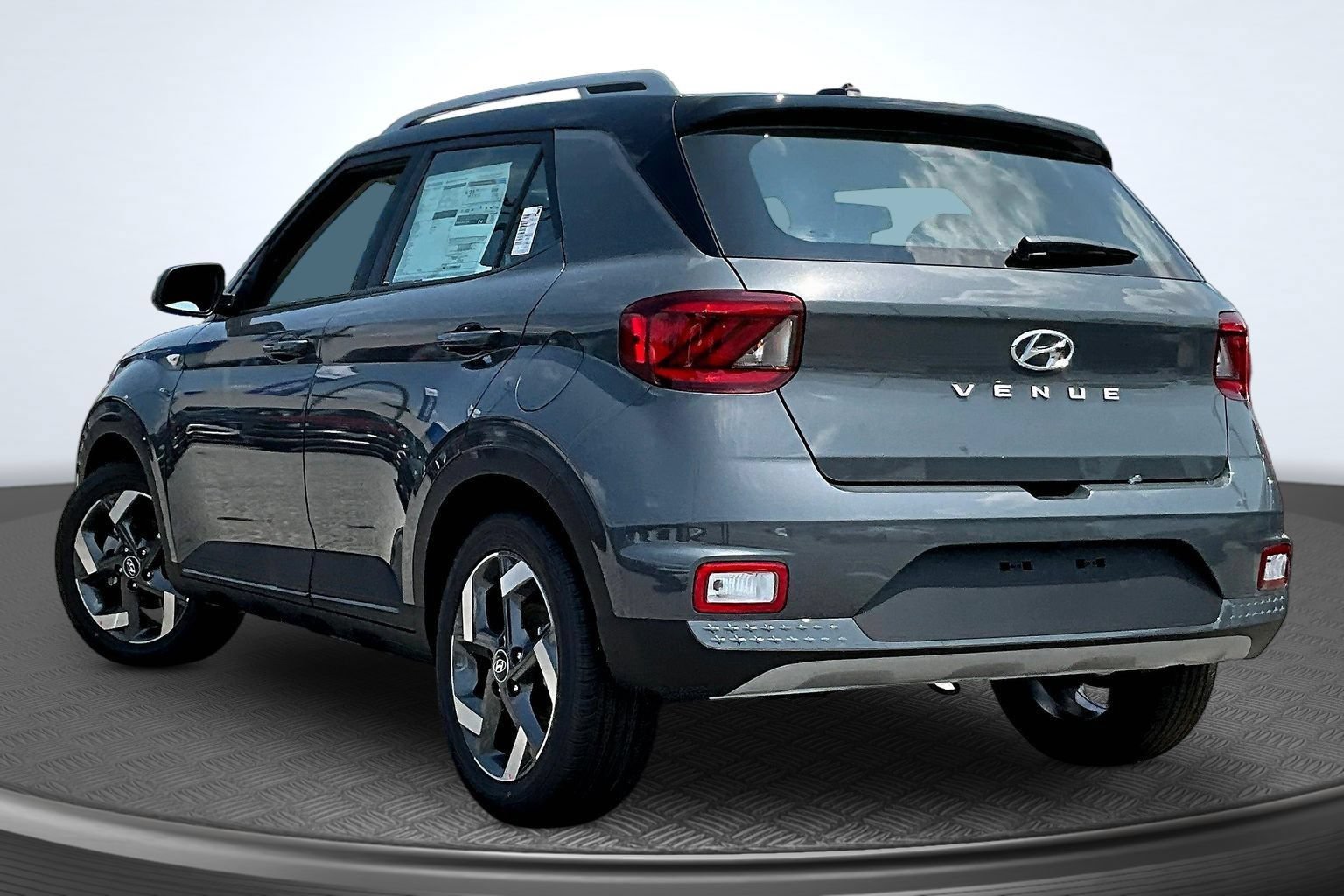 New 2026 Hyundai Venue SEL FWD image 4