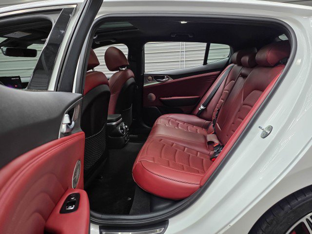Used 2022 Kia Stinger GT2 image 17