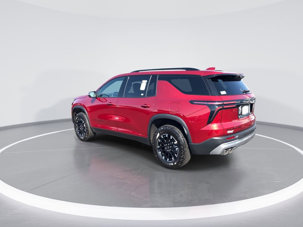 Used 2025 Chevrolet Traverse Z71 image 6