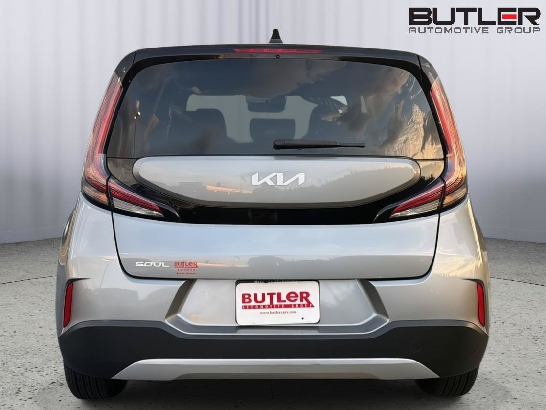 Used 2024 Kia Soul LX w/ Option Group 015 FWD image 5