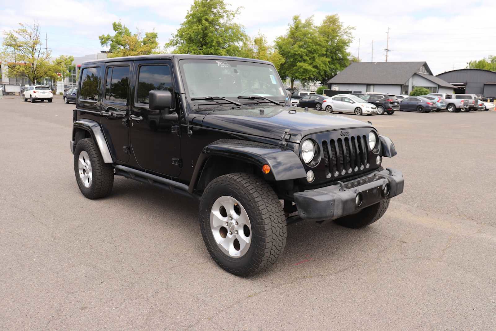 Used 2015 Jeep Wrangler Unlimited Sahara AWD/4WD image 3