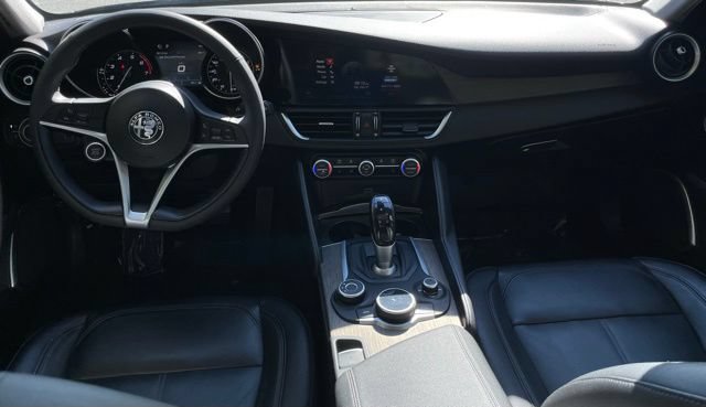 Used 2019 Alfa Romeo Giulia Ti AWD/4WD image 15