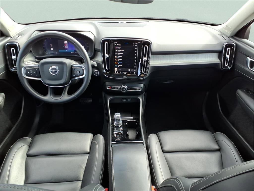 Used 2024 Volvo XC40 B5 Plus w/ Climate Package image 21