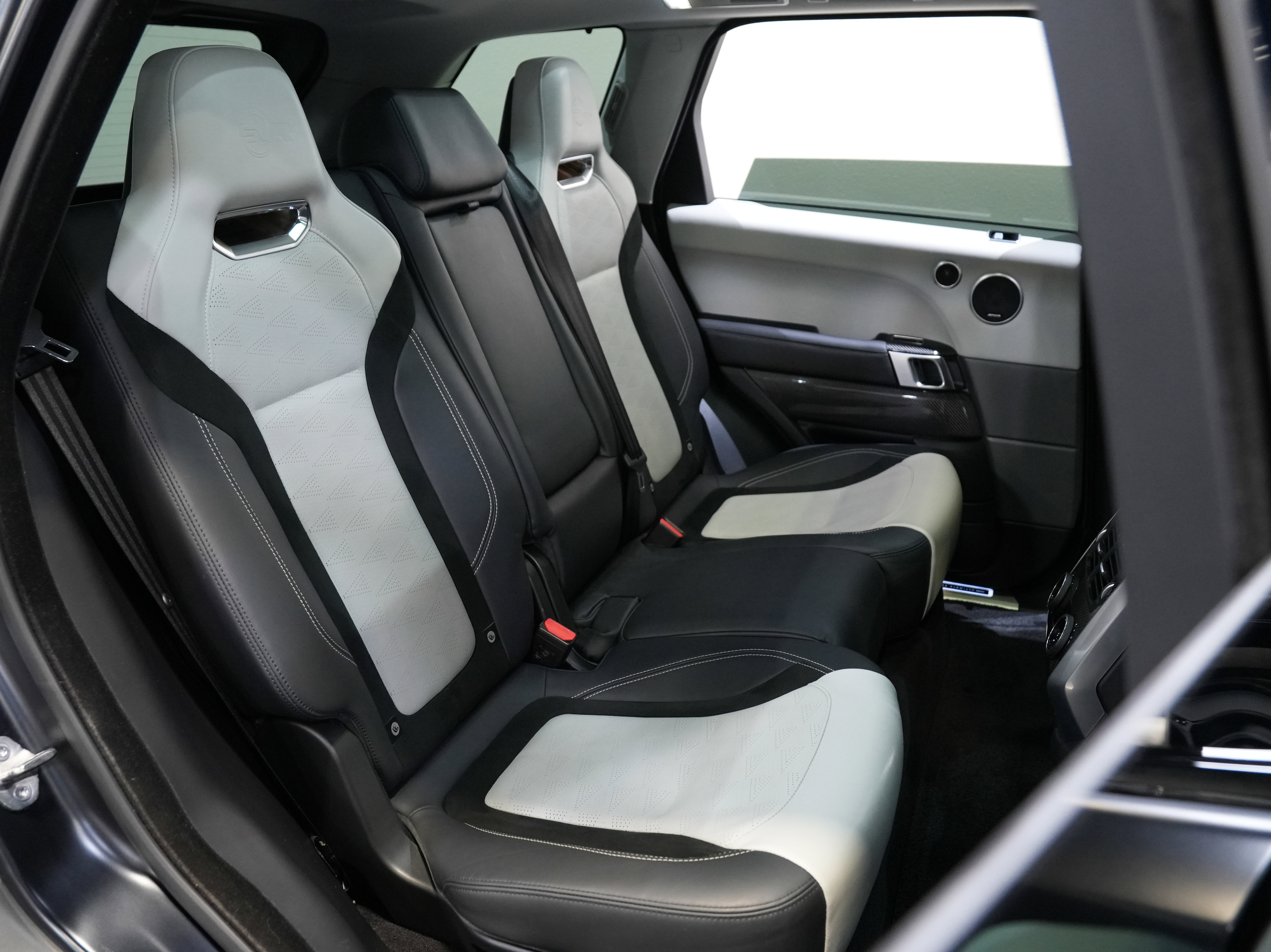 Used 2022 Land Rover Range Rover Sport SVR AWD/4WD image 37