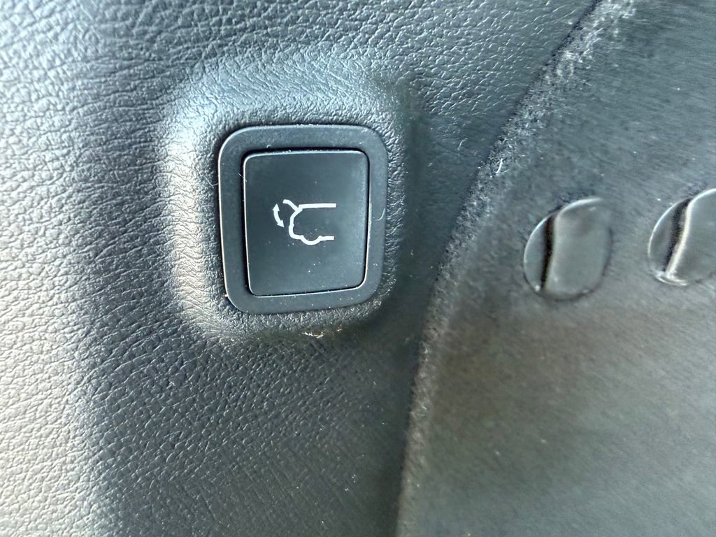 Used 2019 Jeep Cherokee Limited w/ Luxury Group AWD/4WD image 29