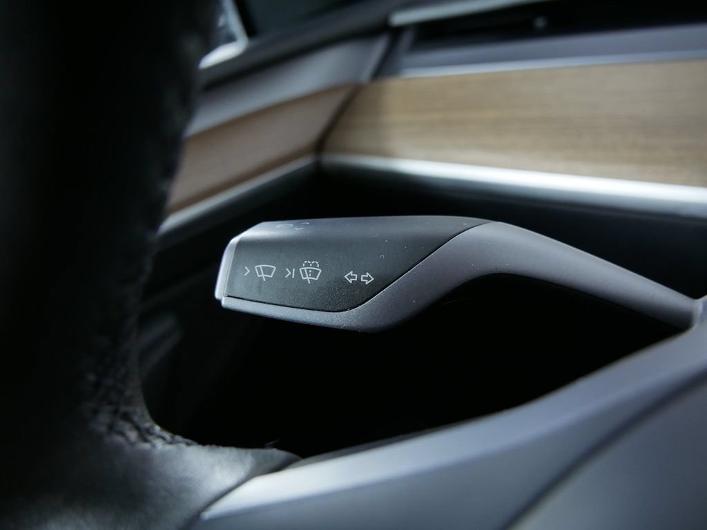 Used 2023 Tesla Model Y Long Range AWD/4WD image 26