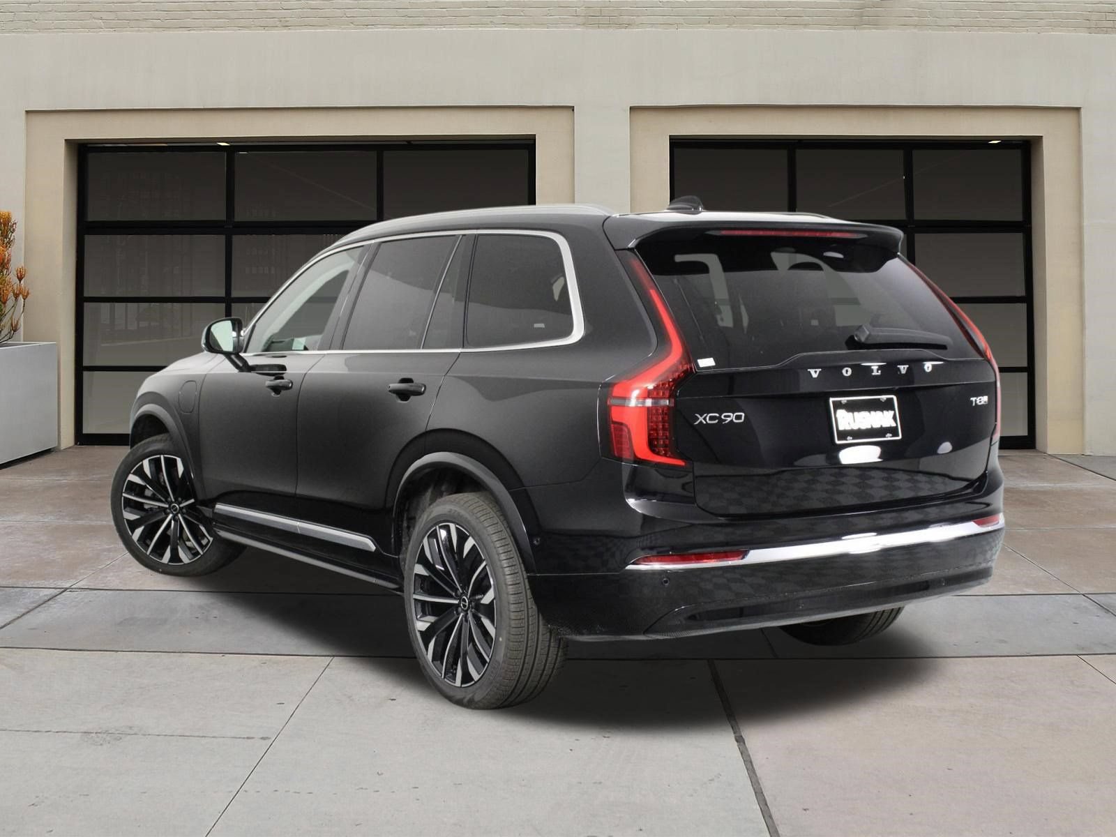 New 2026 Volvo XC90 T8 Plus AWD/4WD image 3