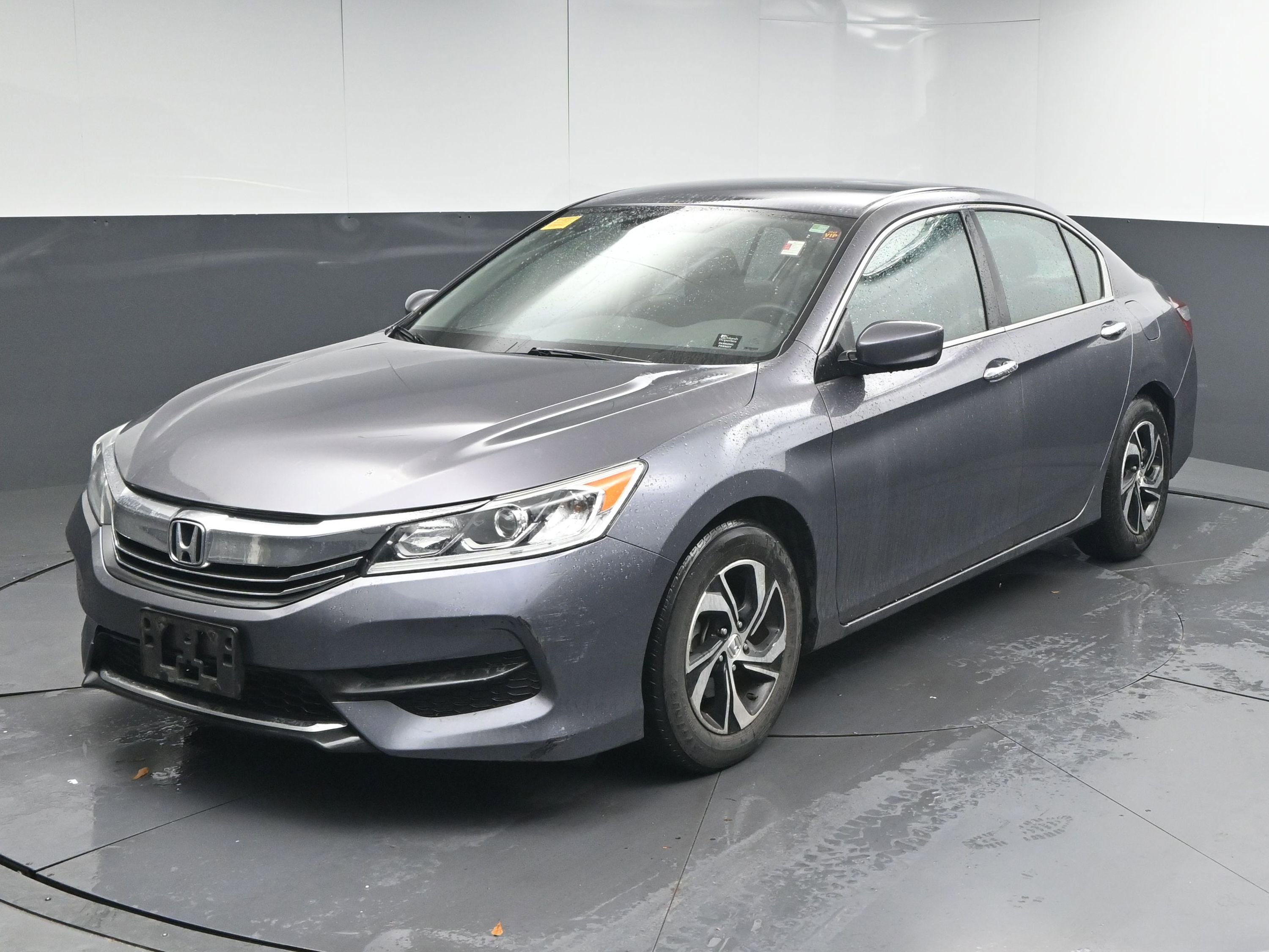 Used 2017 Honda Accord LX image 4