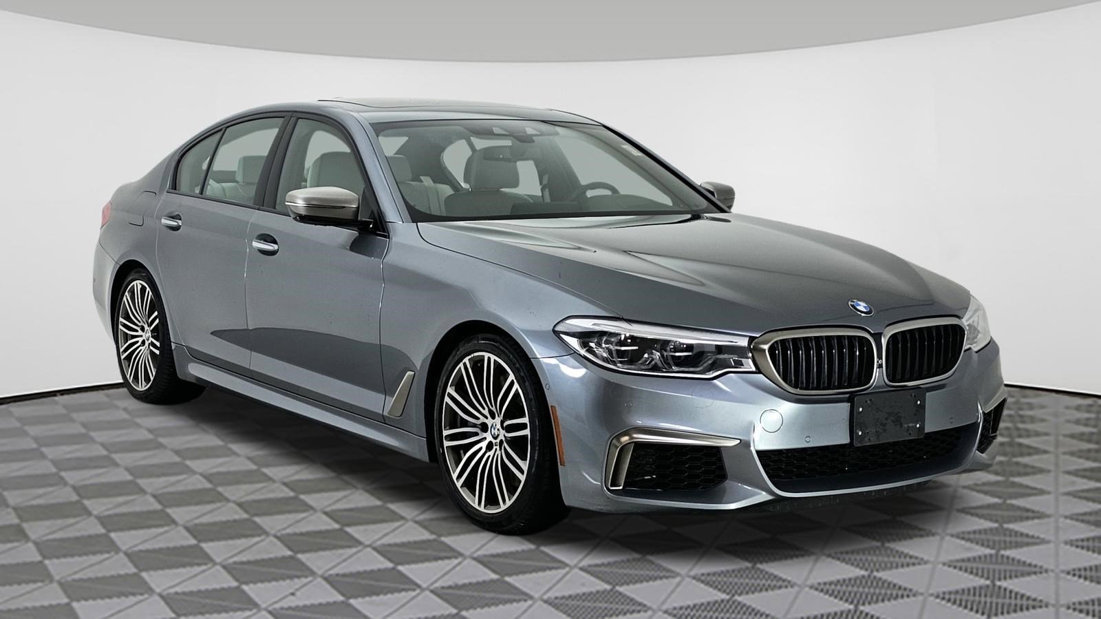 Used 2018 BMW M550i xDrive image 1