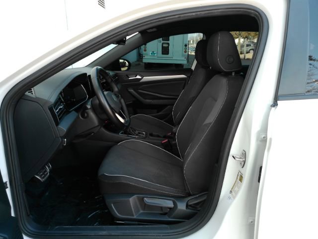 Used 2025 Volkswagen Jetta Sport image 14