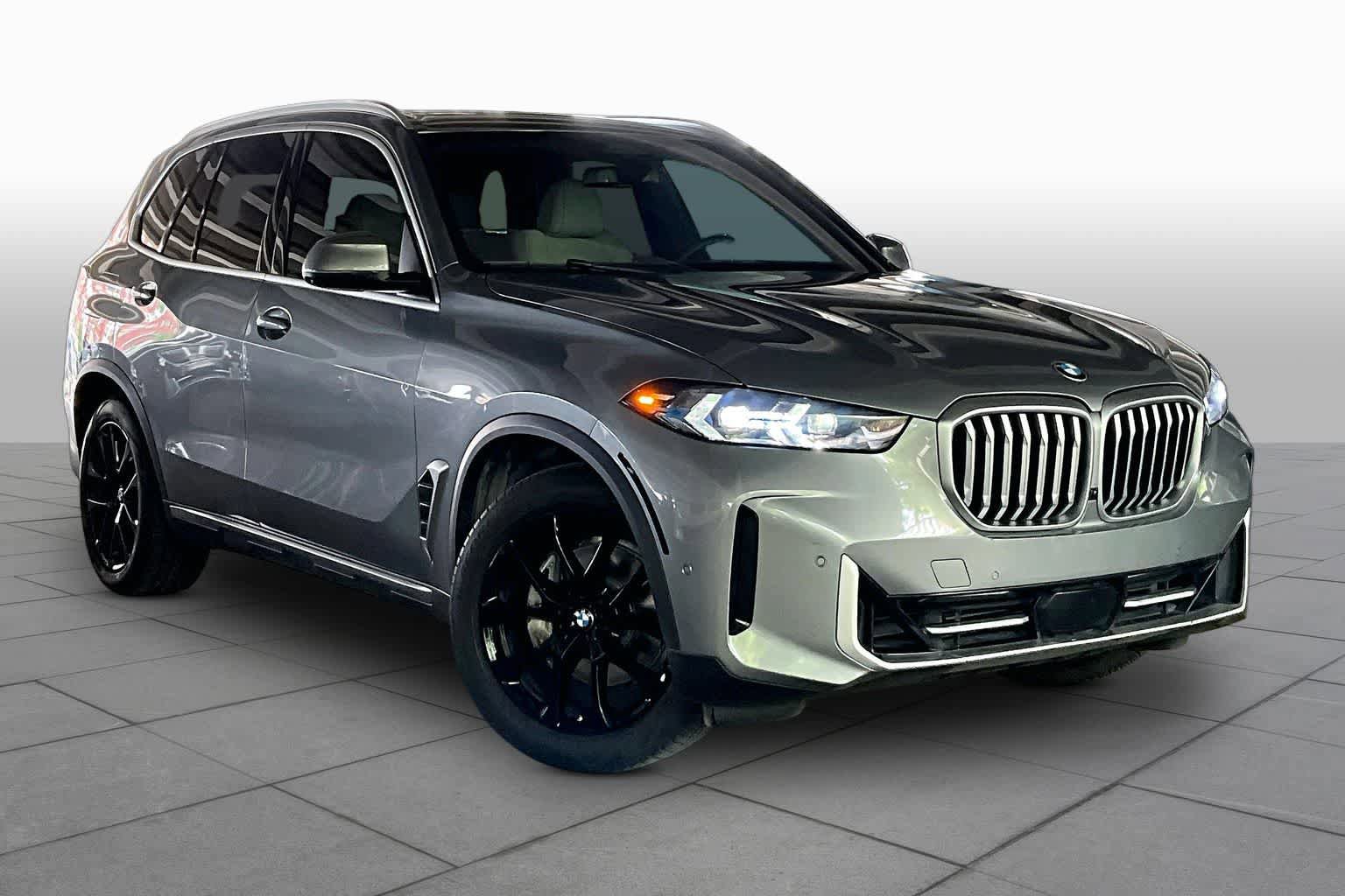 Used 2025 BMW X5 sDrive40i w/ Premium Package RWD image 2