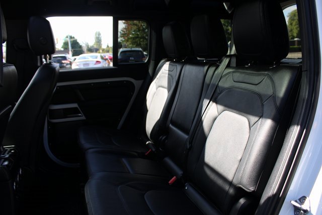 Used 2024 Land Rover Defender 110 S image 20