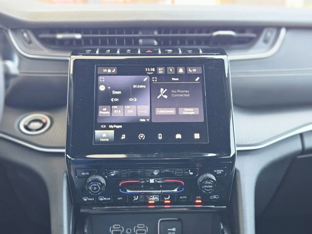 Used 2025 Jeep Grand Cherokee Altitude AWD/4WD image 21