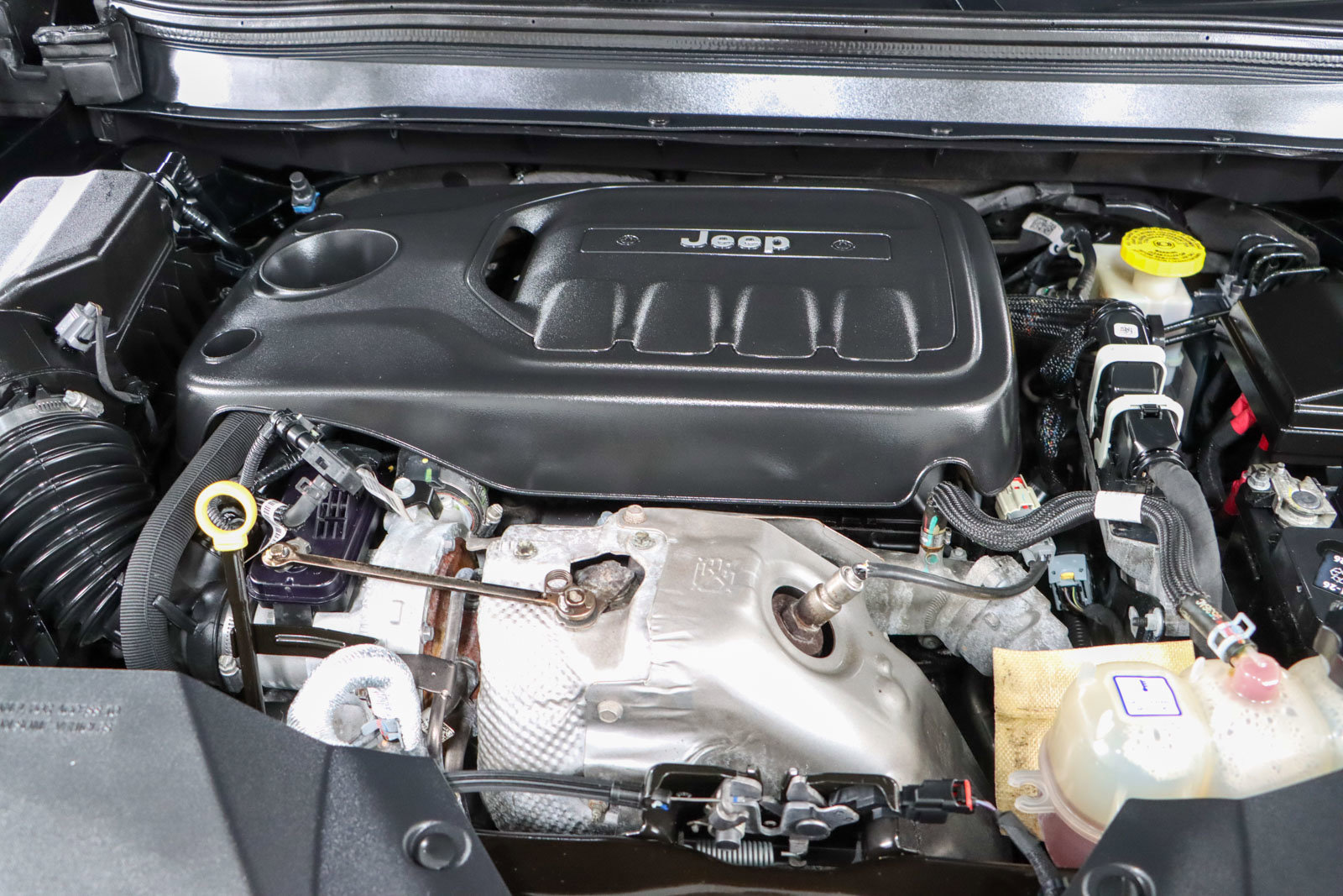 Used 2019 Jeep Cherokee Latitude Plus w/ Comfort/Convenience Group image 29