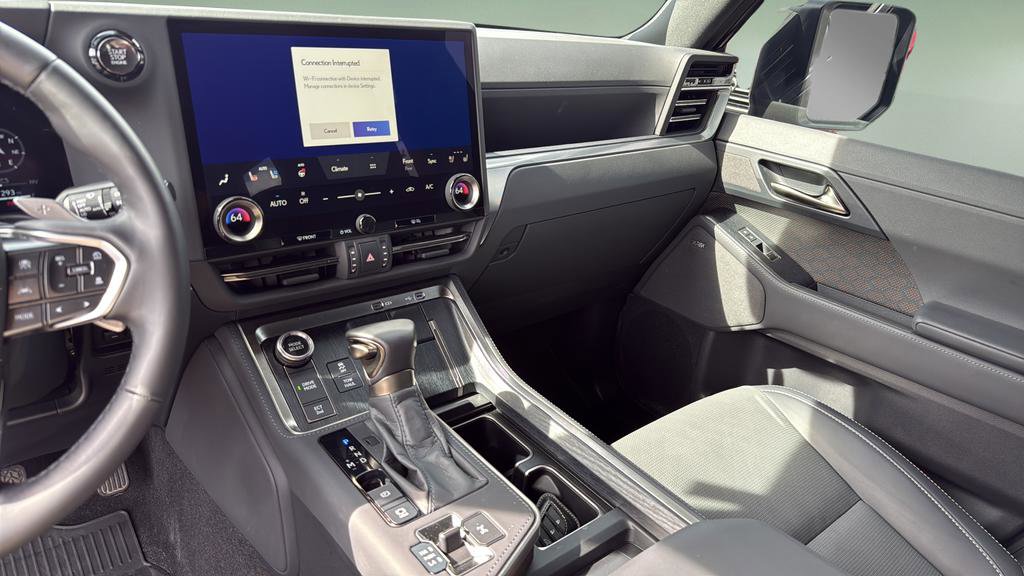 Used 2025 Lexus GX 550 w/ Accessory Package (Z1) image 30