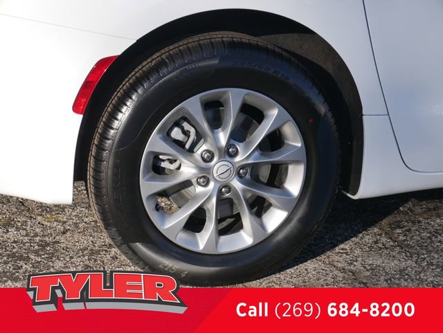 New 2026 Chrysler Pacifica Select AWD/4WD image 44