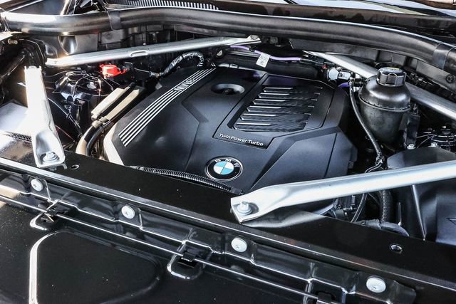 Used 2022 BMW X5 sDrive40i w/ M Sport Package RWD image 12