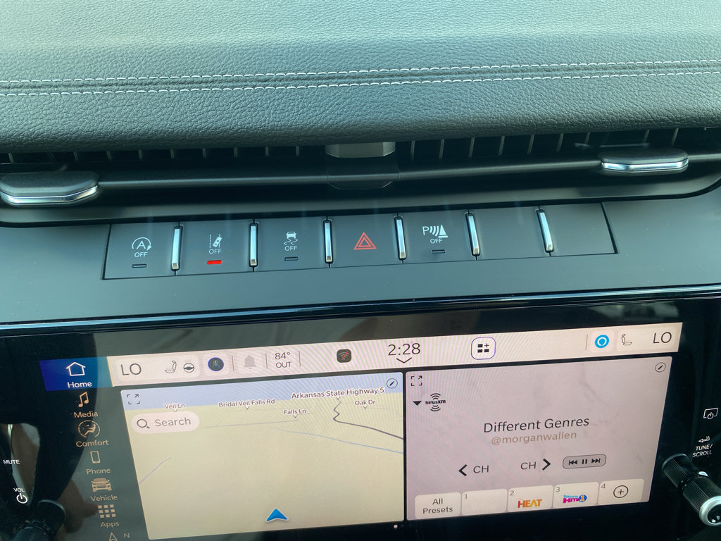 New 2027 Jeep Grand Cherokee Altitude AWD/4WD image 35