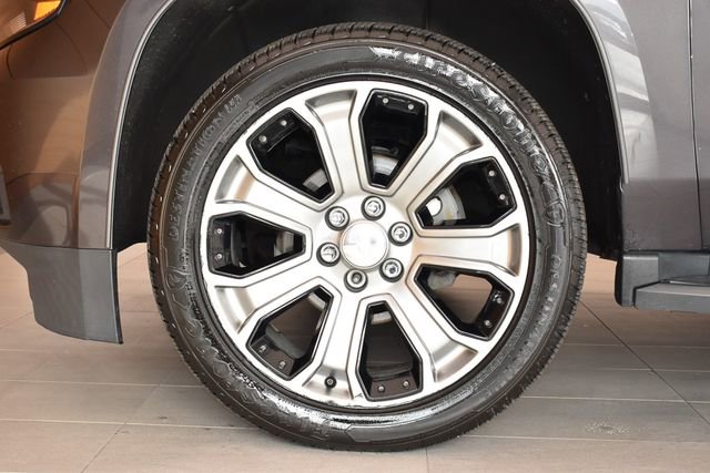 Used 2018 Chevrolet Tahoe LT w/ Luxury Package AWD/4WD image 9