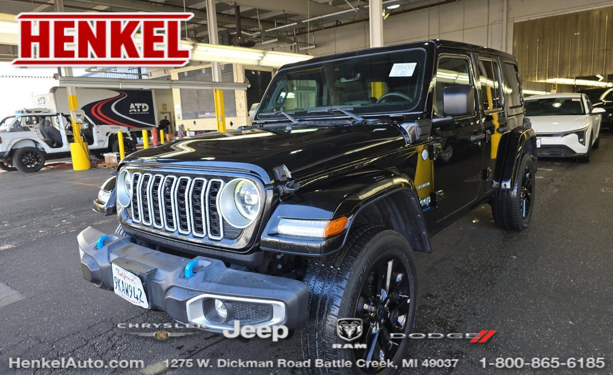 Used 2024 Jeep Wrangler Unlimited Sahara w/ Technology Group image 1