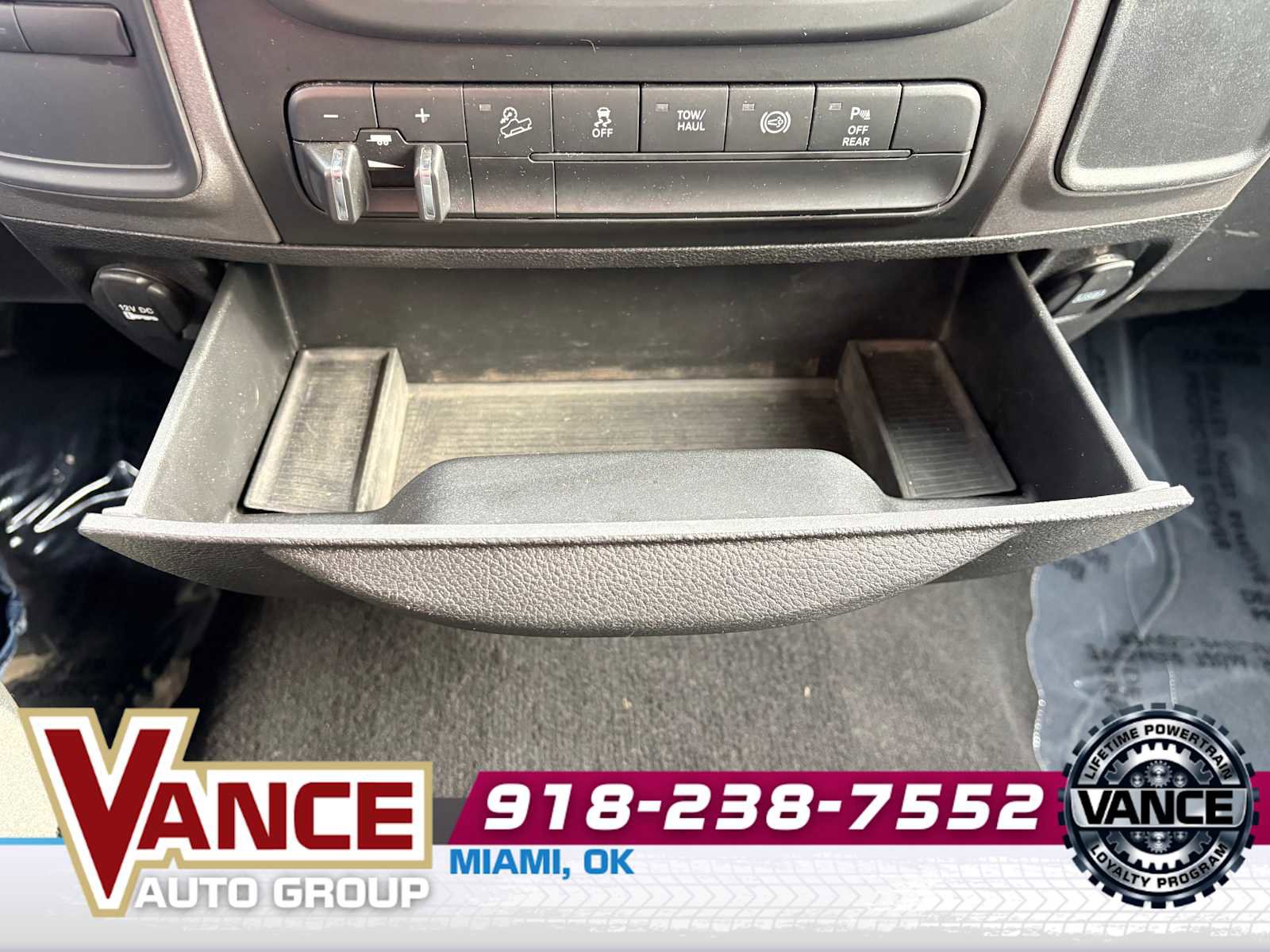 Used 2018 RAM 2500 Tradesman w/ Chrome Appearance Group image 24