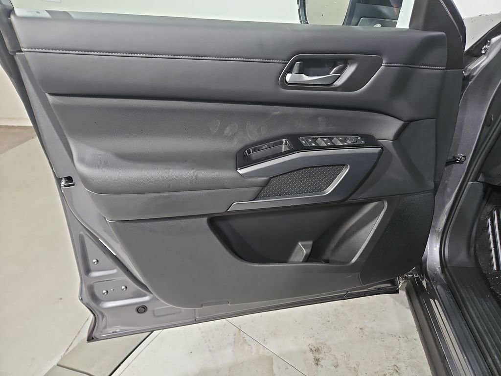 New 2026 Nissan Pathfinder SL w/ SL Premium Package image 10