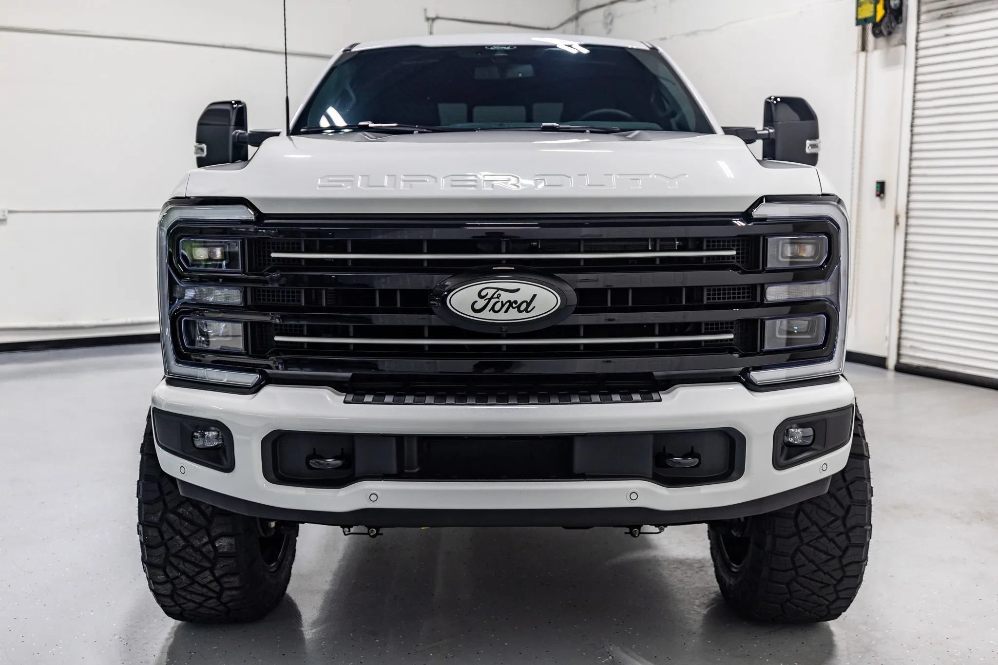 Used 2026 Ford F250 Platinum w/ Tremor Off-Road Package AWD/4WD image 4